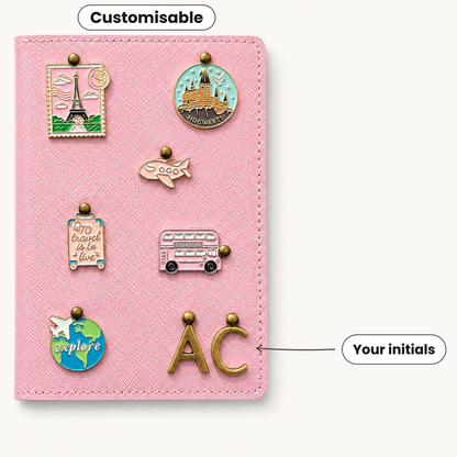 Funda para pasaporte con dijes