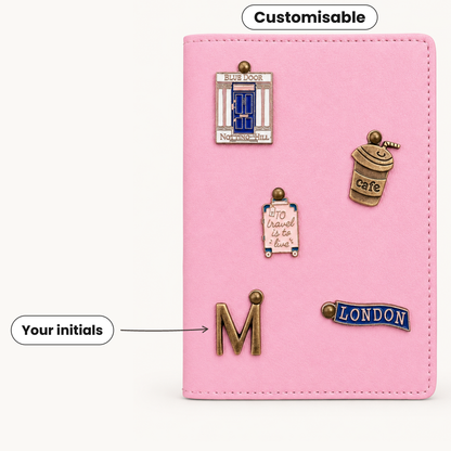 Funda para pasaporte con dijes